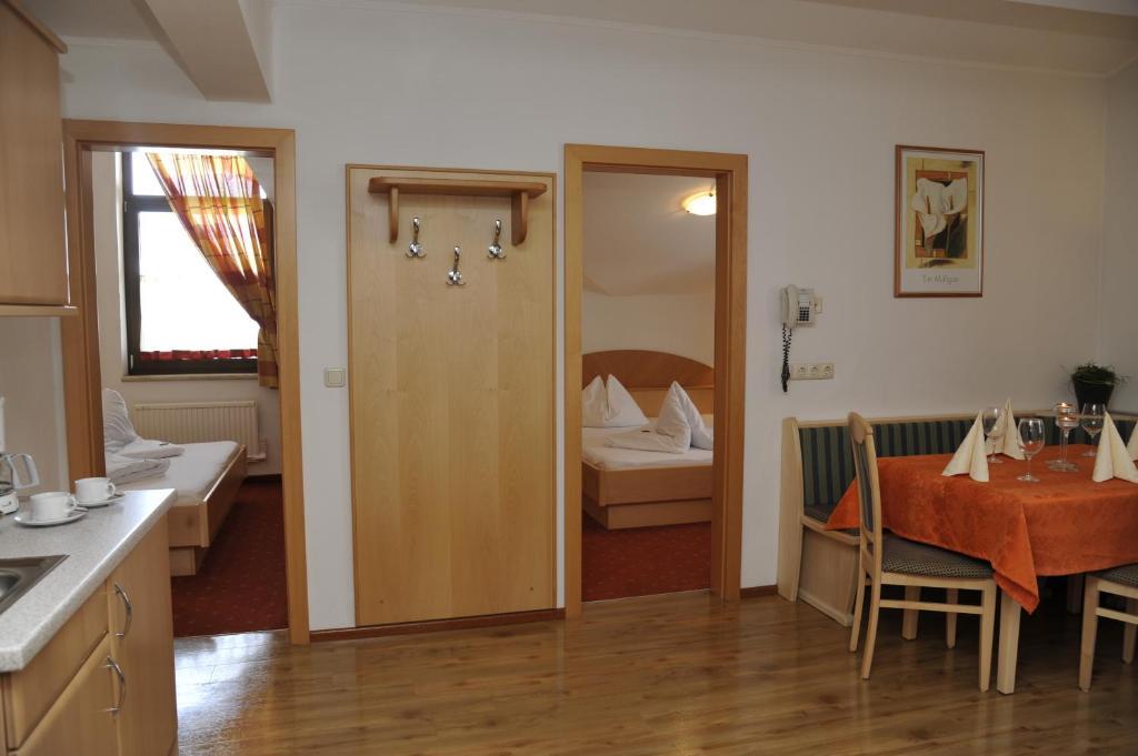 Hotel Alpina Клайнарл Екстериор снимка